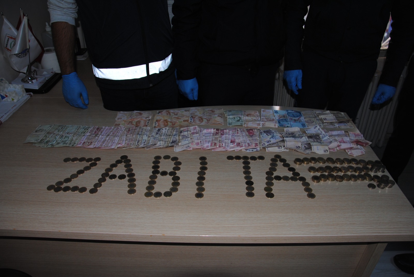 BÜYÜKŞEHİR ZABITASI DİLENCİLERE GÖZ AÇTIRMIYOR