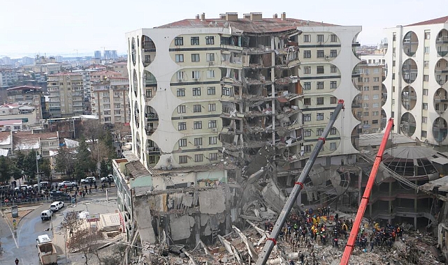 Depremde yıkılan Galeria Sitesi soruşturmasına tutuklanan 7 kişiye tahliye kararı