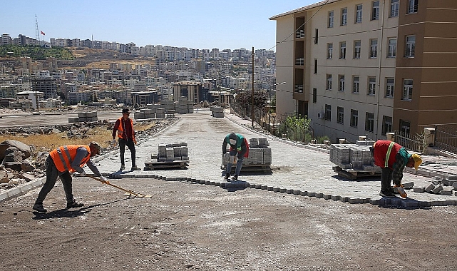 Karaköprü'de yol çalışmaları hız kesmiyor