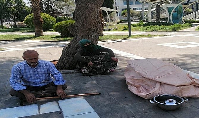 Kirasını ödeyemeyen aile sokağa atıldı