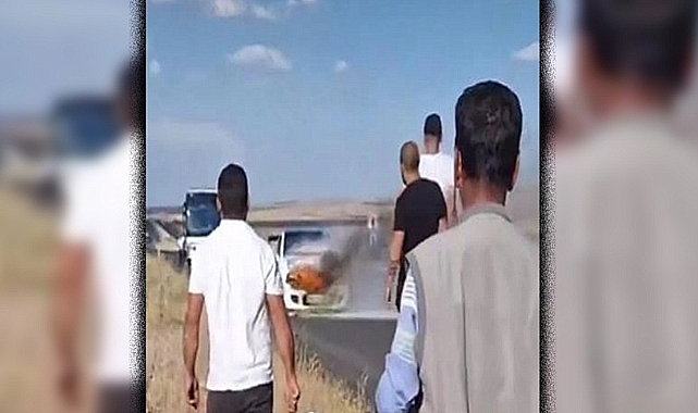 Seyir halindeki otomobil alevlere teslim oldu