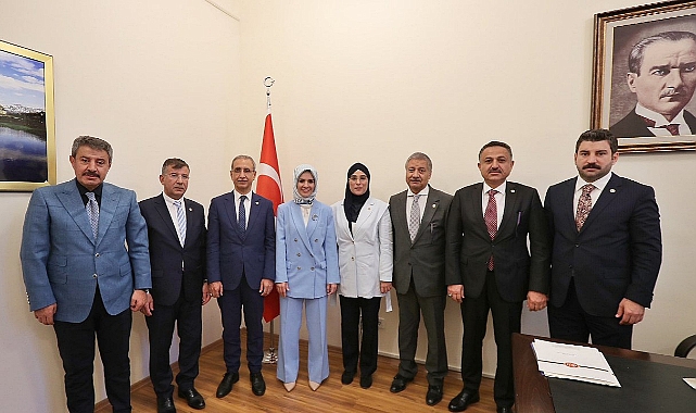 Urfa Milletvekilleri Aile Bakanıyla buluştu