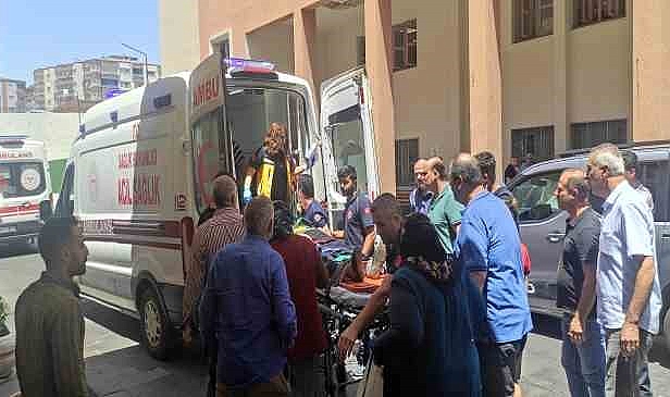 Bahçesindeki otları yakmak isterken kendini yaktı