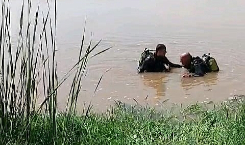 Dicle Nehrine bir kişinin girdiği ihbarı üzerine ekipler geceden beri çalışma yürütüyor