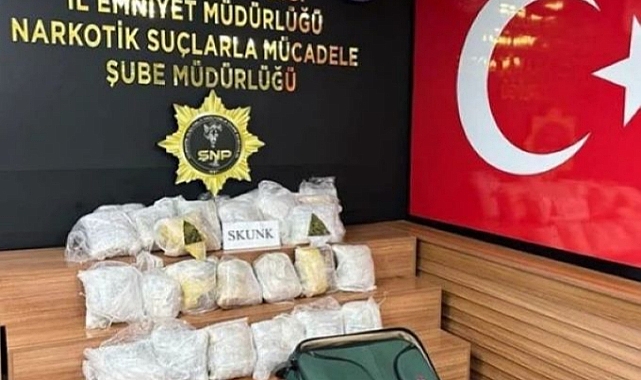 Durdurulan araçlarda uyuşturucu ele geçirildi
