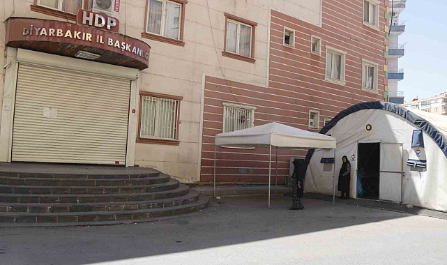 Evlat nöbeti devam ediyor