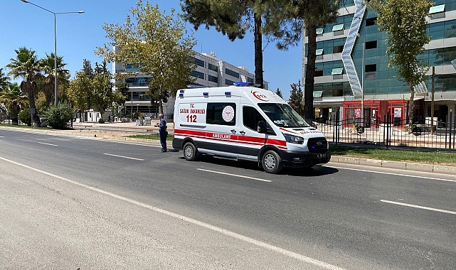 Hafif ticari araç yayaya çarptı: 1 yaralı