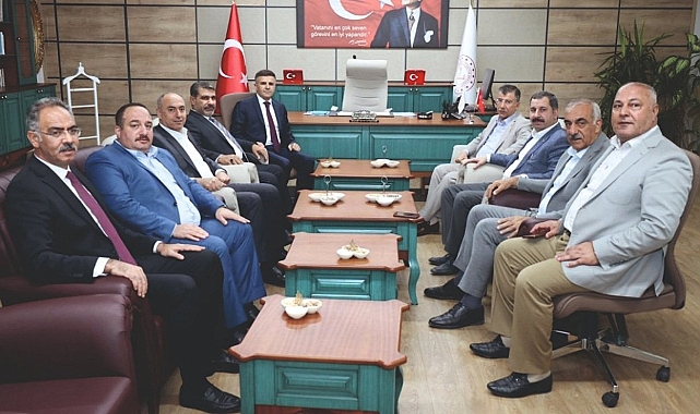 'İstenmeyen Müdür'e ziyaretler sürüyor