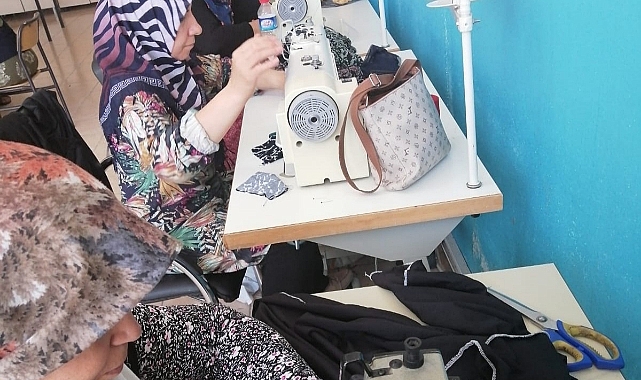 Kadınlar kursta çocuklar kreşte