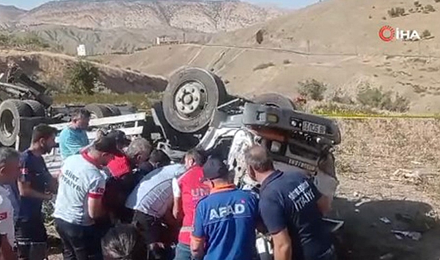 Kamyonet şarampole yuvarlandı: 1 ölü, 1 yaralı
