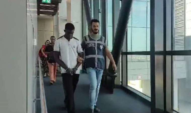 Kendilerini Amerikan askeri olarak tanıtan çeteye operasyon: 12 gözaltı