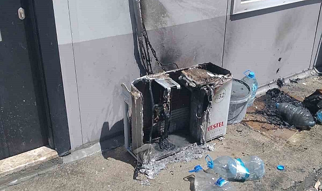 Klima aşırı sıcak ve çalışmaya dayanamadı