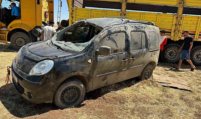 Kontrolden çıkan hafif ticari takla attı: 2 yaralı