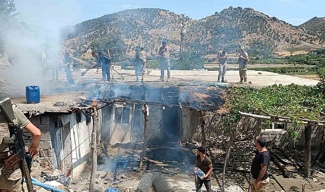 Köy evinde çıkan yangın Jandarma tarafından söndürüldü