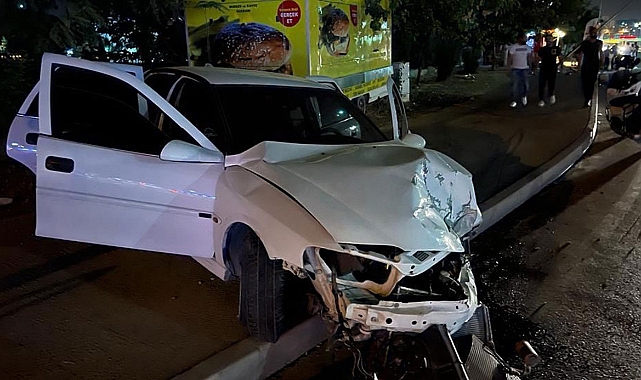 Motosiklete çarptıktan sonra kaldırıma çıktı: 2 yaralı