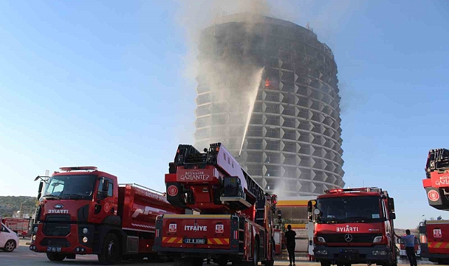 Otel yangını 5 saatte kontrol altına alındı