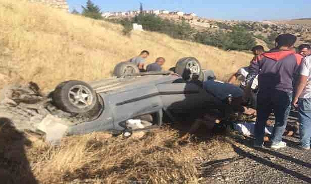 Otomobil şarampole yuvarlandı: 1 ölü, 2 yaralı