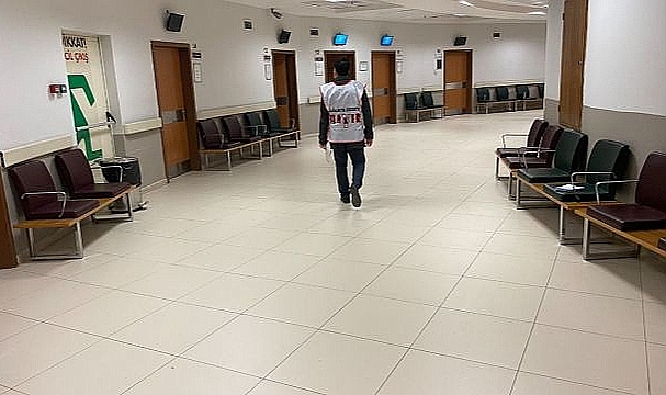 Sağlıkçılar iş bıraktı, koridorlar boş kaldı