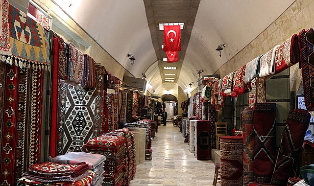 “Tarihi çarşılarımız tarihe karışıyor”