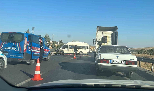 Tarım işçilerini taşıyan minibüs devrildi: 9 yaralı