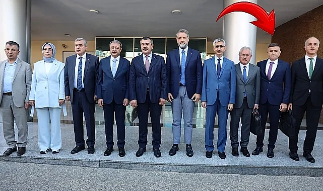 Tartışmalı müdür Valilikte görüldü !