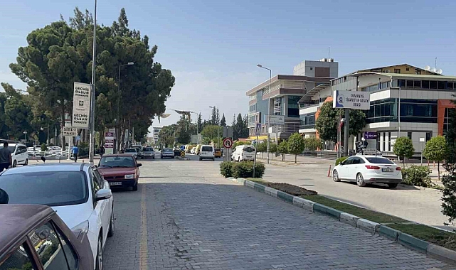 Termometreler 49 dereceyi gösterdi, caddeler boş kaldı