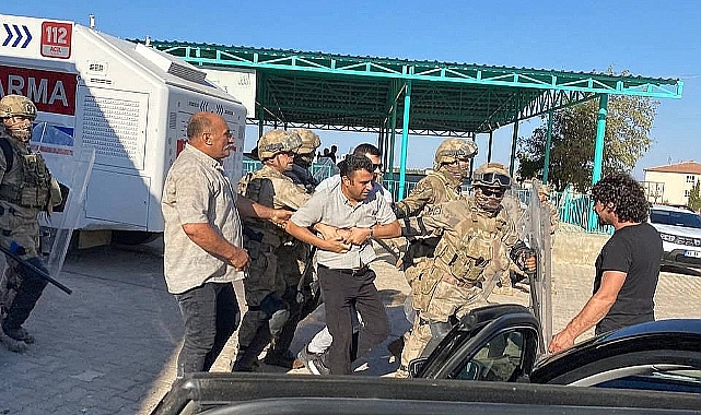 'Urfa Milletvekili alıkonuldu' iddiası