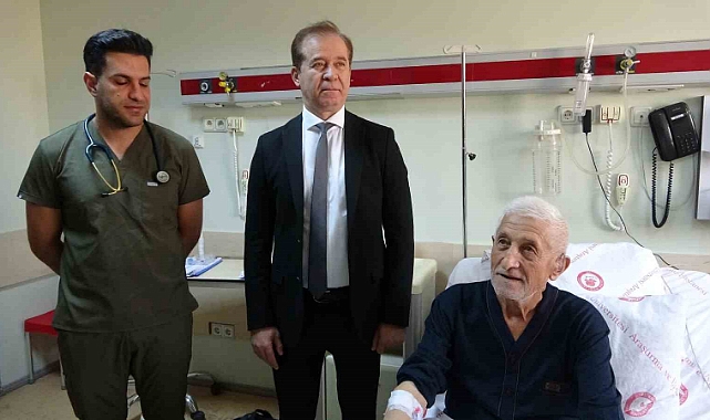 72 yaşındaki adama, çalışan kalpte bypass ameliyatı gerçekleştirildi