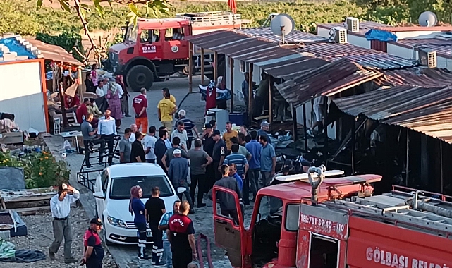 Elektrik kontağından çıkan yangında 5 konteyner yandı