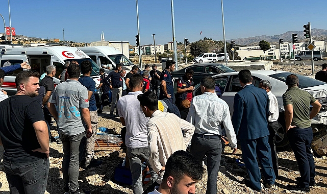 Freni boşalan pikap kaza yaptı: 7 yaralı