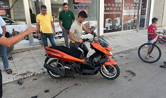 İki motosikletin karıştığı kazada 3 kişi yaralandı