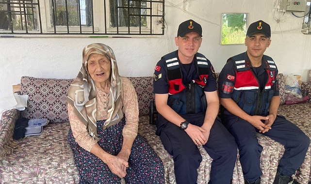  Jandarma ekipleri şehit ailelerini unutmuyor   