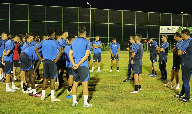 Oyuncular Efe hocayı istemiyor mu?