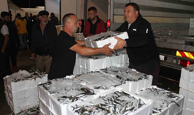 Tonlarca balık bir saatte tükeniyor
