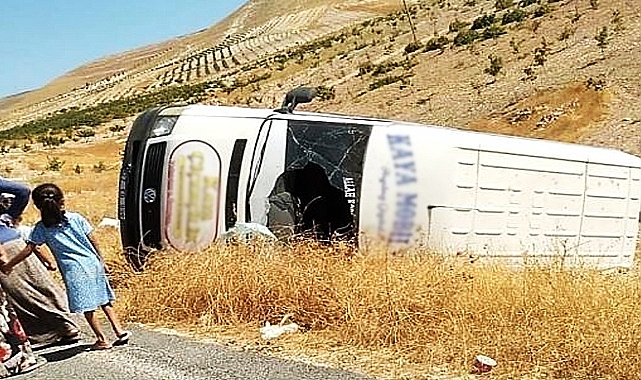 Urfa'da minibüs devrildi: Yaralılar var