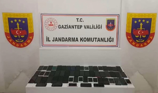 1 milyon lira değerinde kaçak cep telefonu ele geçirildi
