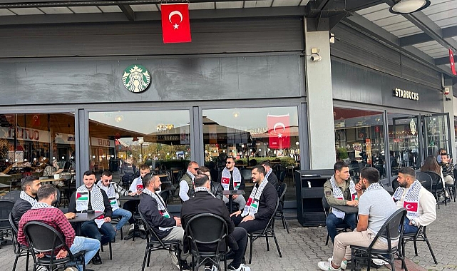 AK Parti Gençlik Kolları’ndan 81 ilde Starbucks’ta ‘yer kapatma eylemi’