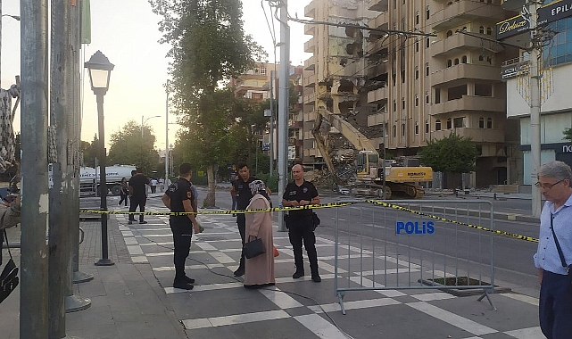 Atatürk Bulvarı'nda yıkımlar devam ediyor