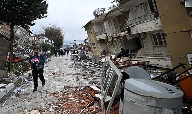 Deprem bölgesindeki işveren ve çalışanların sigorta yapılandırma süresi uzatıldı