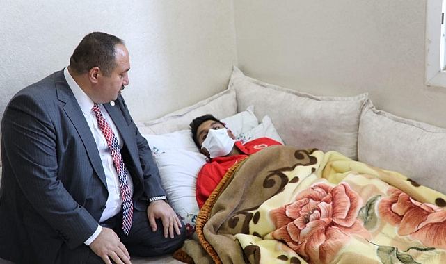 Ekinci’den yaralı askere ziyaret