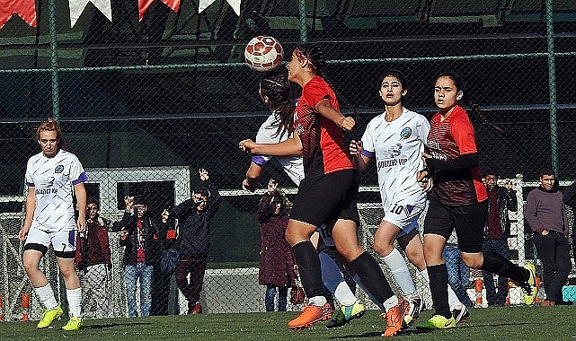Futbolun sultanları 2'nci Lig yolunda