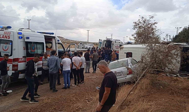 Hatalı sollama kaza getirdi: 8 yaralı