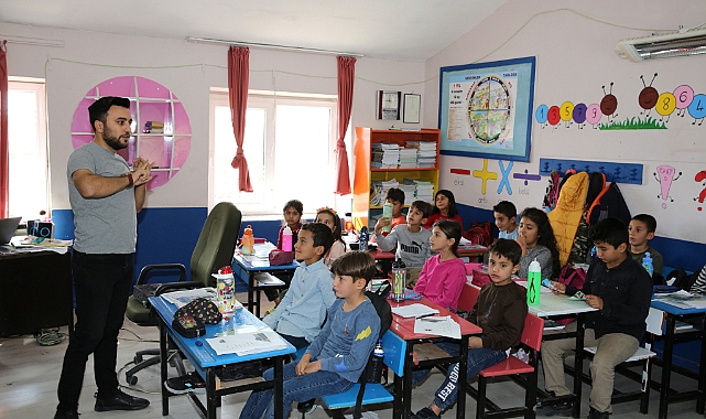 Karaköprü kırsalında çocuklara geri dönüşüm ve hijyen bilinci anlatılıyor