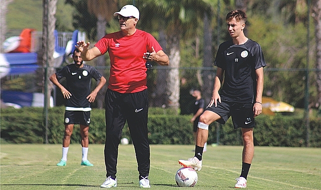 Montella&#039;nın taktiğini ezberletiyor!