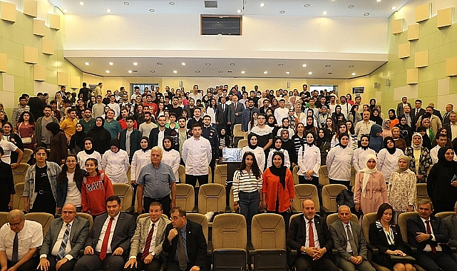 Vali Şıldak, HRÜ'lü öğrencilerle buluştu