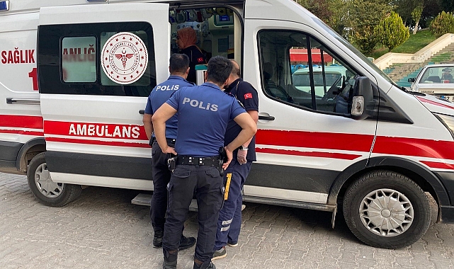 Yerde hareketsiz yatan şahıs hastaneye kaldırıldı