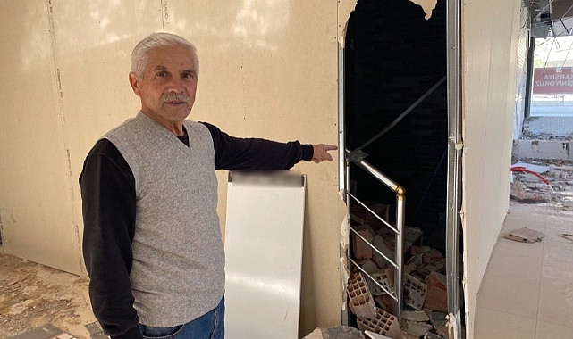 Çelik kapıları devirip kombi, musluk ve kabloları çaldılar