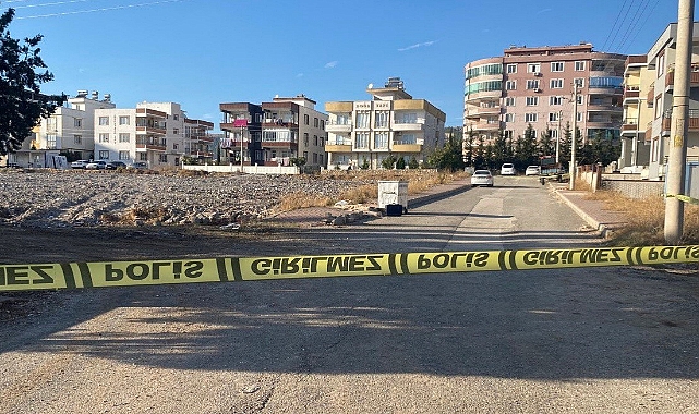 Çöp konteyneri yanına bırakılan valiz korkuttu