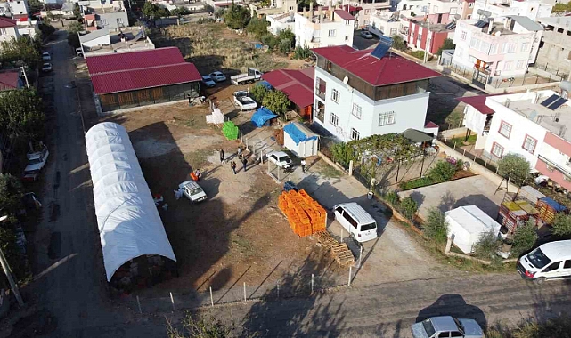 Hurma kurutma işi mahalleyi fabrikaya çevirdi