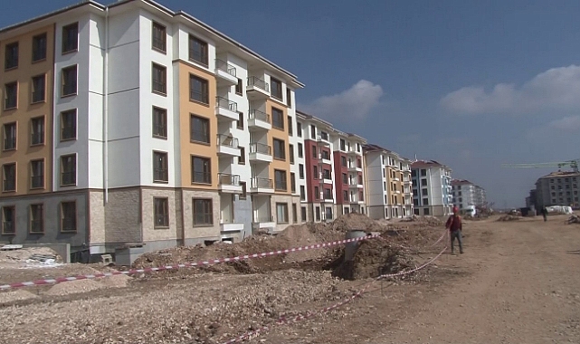 Kalıcı deprem konutları hızla yükseliyor